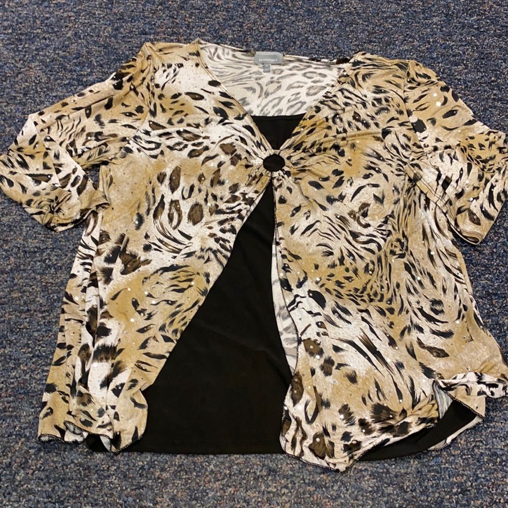 Essentials 2 layer leopard print top sz. 1X